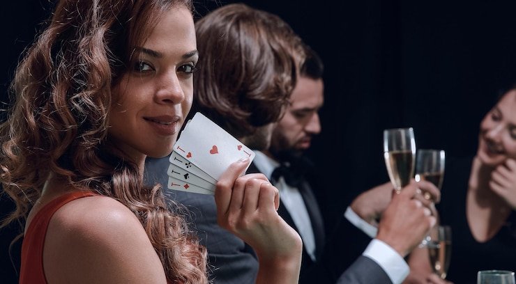 Ilustrasi ikon voucher digital elektronik dengan berbagai simbol hiburan yang menarik perhatian pengguna